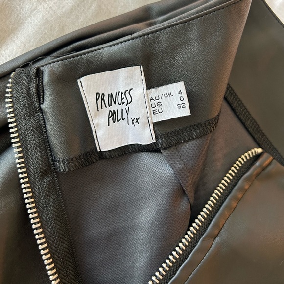 Princess polly leather mini skirt - size 0 - Picture 3 of 4